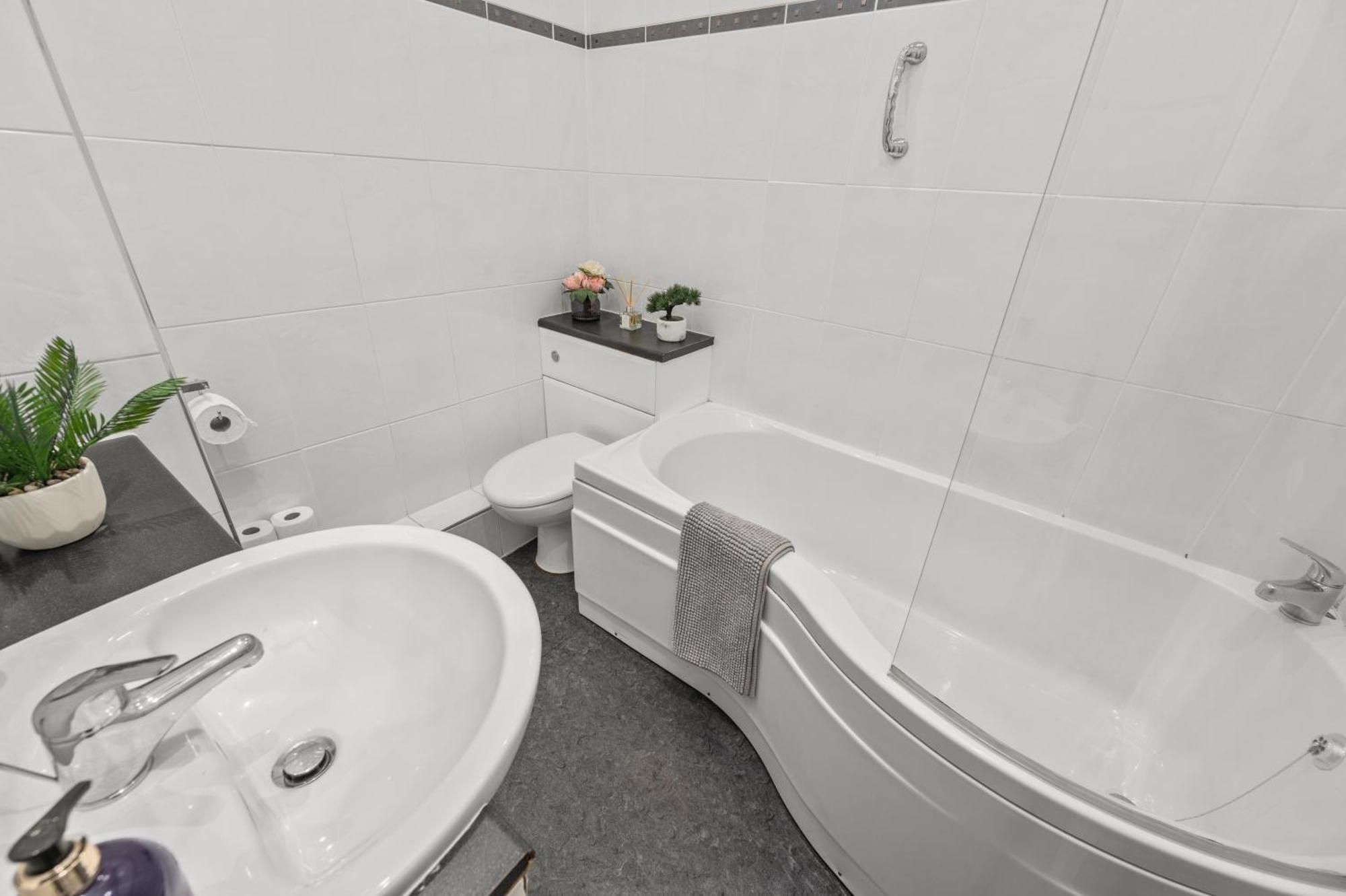 Panoramic Sea Views - Stunning 3Bd Apt & Balcony オーバン エクステリア 写真